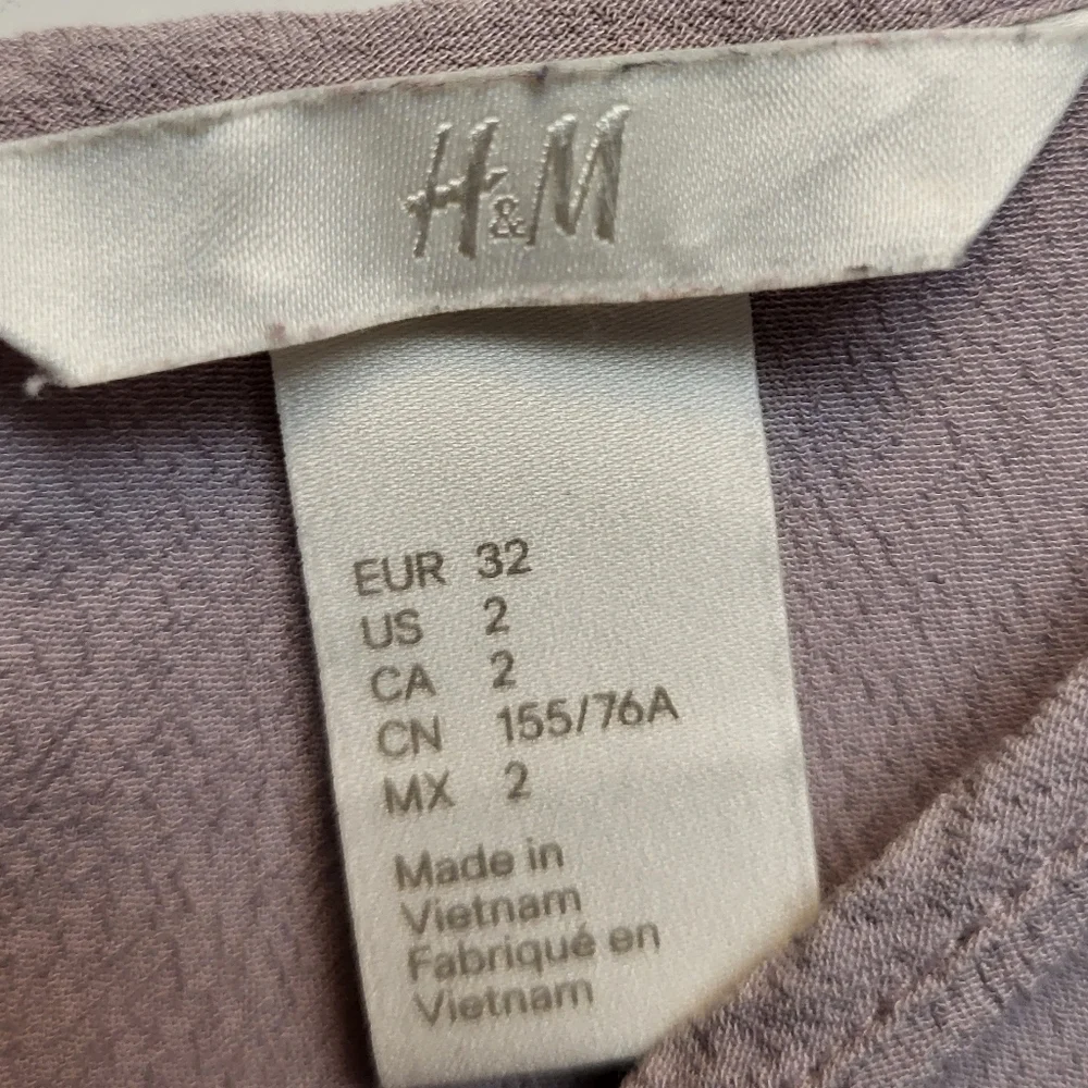 H&M Light Purple Fitted, Short Sleeve Blouse -Size 2